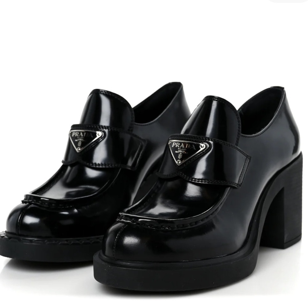 Prada Spazzolato Metal Triangle Logo 85mm Loafers 38 Black NEW condition